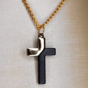 Cruz Dourada com Preto